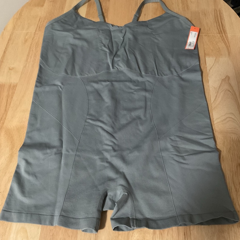 Colsie Bodysuit Womens 2X Gray Sleeveless Shapewear Seamless Romper Loungewear - Picture 3 of 9